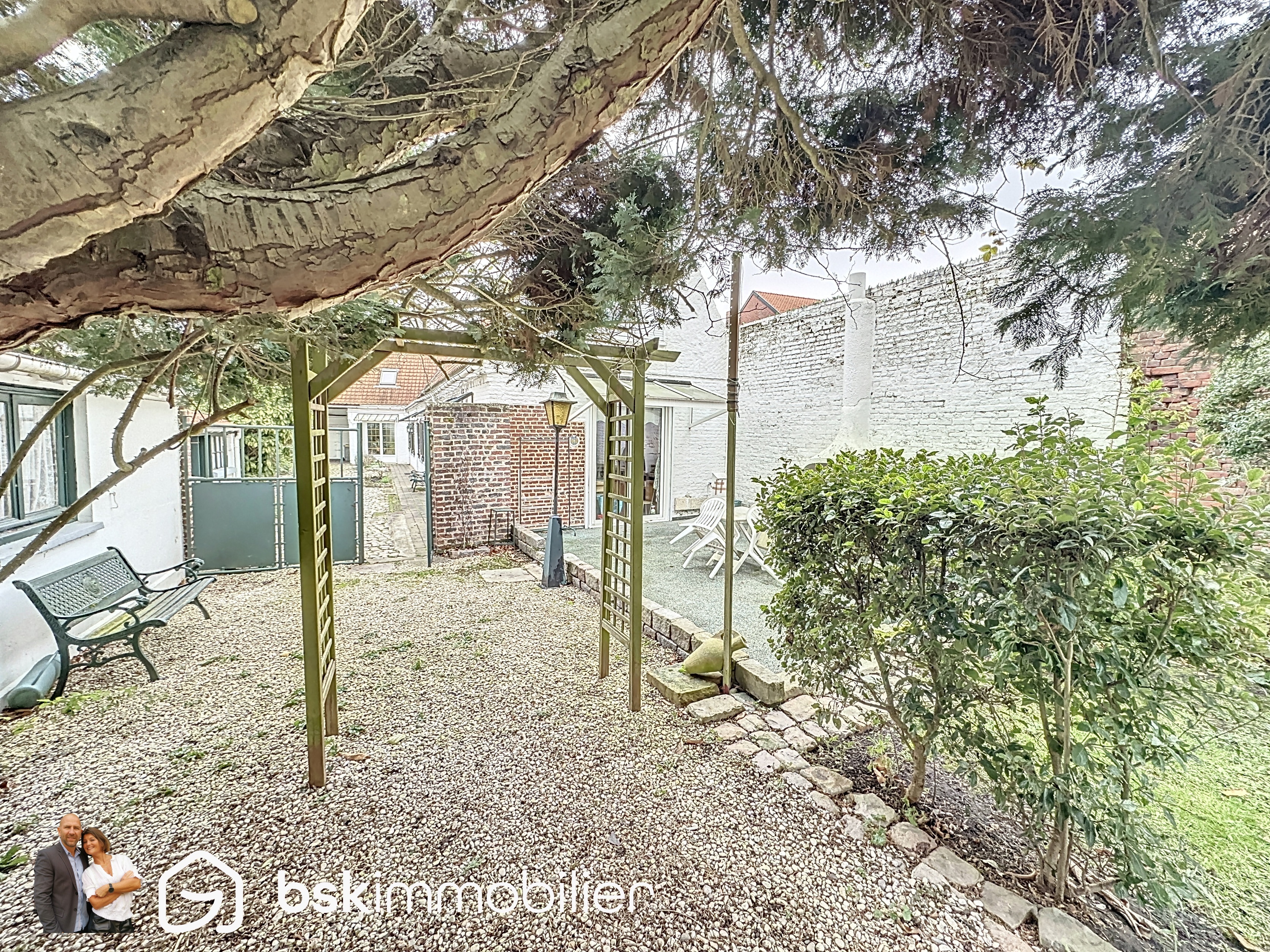 Jardin et dépendances fermette Oignies